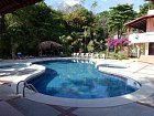 Las Brisas - bazen u recepce pred bungalovy