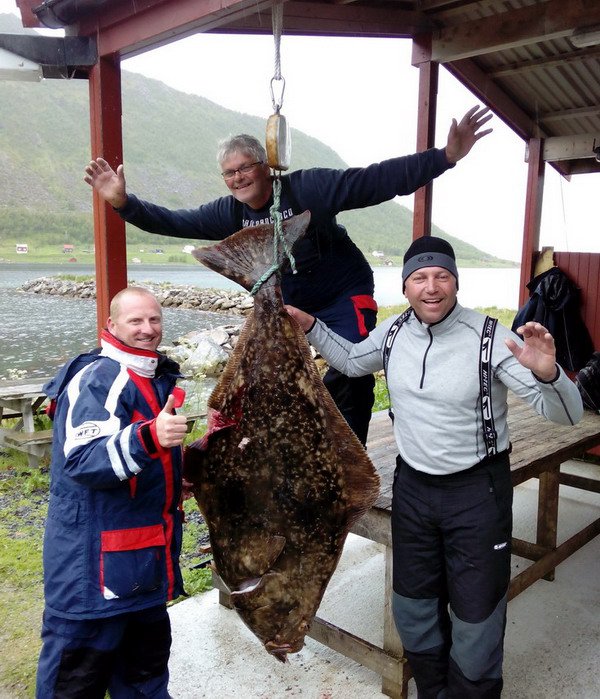 Halibut Radost z rekordního úlovku.