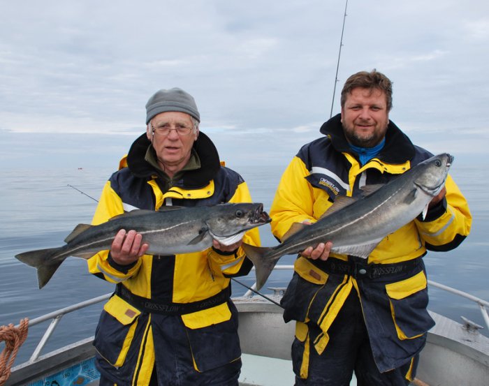 Naš tata s jeho tatu na rybach v Norsku