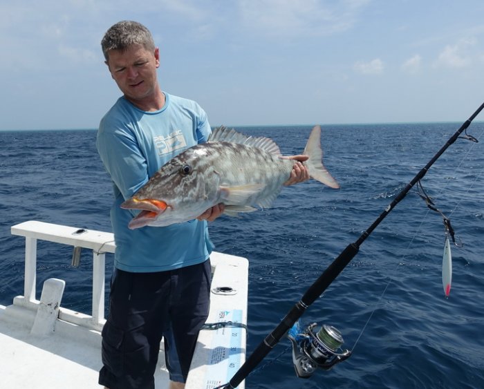 cejnovka žlutopyská Cejnovka délky 77 cm (5,45 kg) ulovená na jig na hloubce 50 m