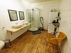 Apartmá - koupelna (sprcha, WC)
