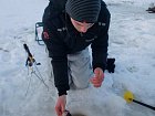 zimni rybareni na dirkach - vyloveni ryby