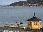 Dafjord - chatka s terasou a grilem na brehu fjordu