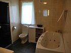 domek Neshamn - koupelna s virivkou