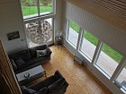 domek Neshamn - obyvaci pokoj z podkrovi