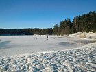silvestrovske rybareni - poledne na zamrzlem jezere