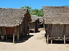 Terres Rouges - domoroda vesnice