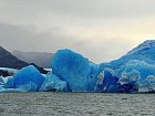 ledovec a kry na jezere u estancia Caterina