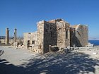 Lindos - na akropoli jsou pamatky staroveke i byzantske