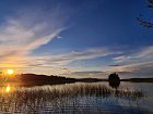 zapad slunce nad jezerem v Helesjo