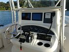 lod Boston Whaler delky 10 m, 2x motor 300 HP, ridici pult