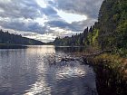 prutocne jezero na rece Giman, cerven