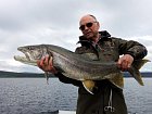 siven obrovsky - namaycush delky 104 cm uloveny z lode na gumovou rybku