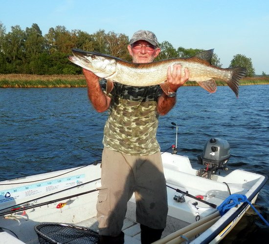 cervencova stika 90 cm z Nordqvist cervencova stika 90 cm z Nordqvist