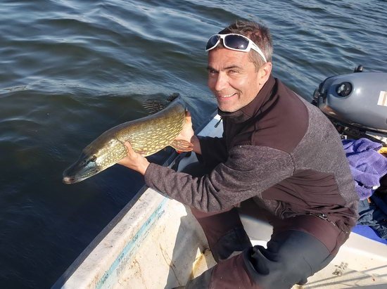 Štika 103 cm - pouštění na svobodu Štika 103 cm - pouštění na svobodu