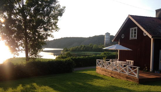 domek Kyrketorp - pohled k zatoce Slattbacken