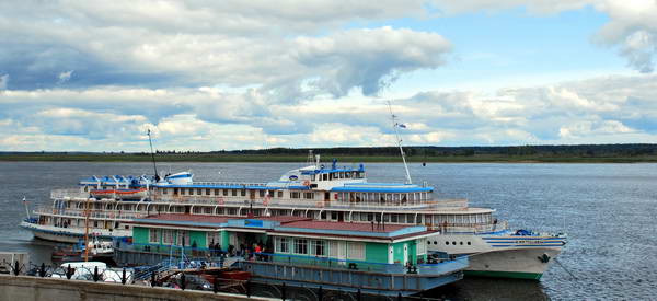 lodni doprava po Jeniseji