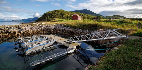kotviste lodi u domku Elgsnes