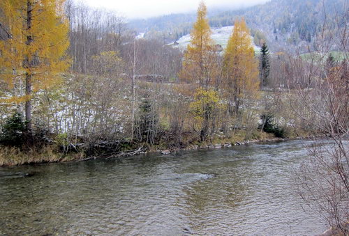podzimni alpska reka podzimni alpska reka