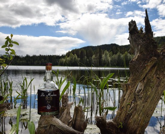Ke kvalitní rybačce patří kvalitní rum! Ke kvalitní rybačce patří kvalitní rum!