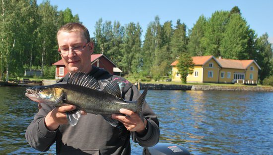 candat uloveny pred domem Flotar