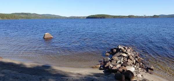 plaz a jezero pred chatou Sundholmen