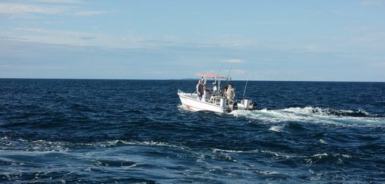 rybarska lod pro 2-3 rybare a kapitana se dvema motory