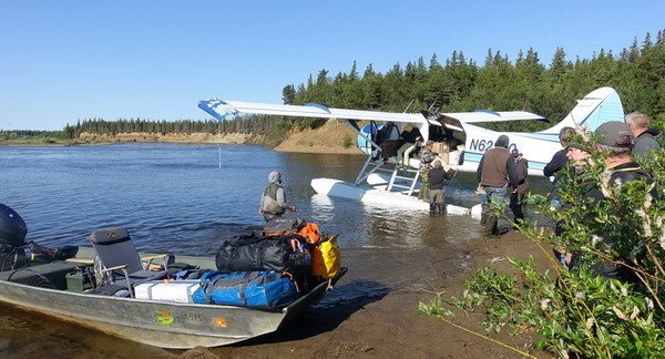 hydroplan, priprava k odletu z rekyMulchatna hydroplan, priprava k odletu z rekyMulchatna