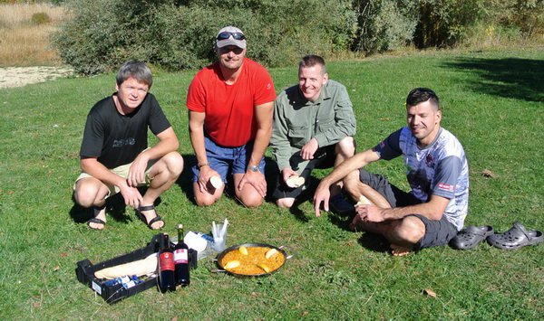 paela a Rioja - obed na brehu jezera