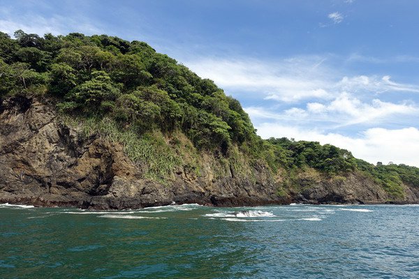 pobrezi poloostrova Nicoya - kde se prales setkava s oceanem