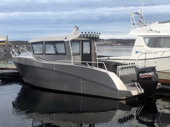 lod Kasboll delky 7,5 m s vytapenou obchozi kabinou, ridicim pultem, echolotem-GPS a motorem 150 HP, ilustracni foto lod Kasboll delky 7,5 m s vytapenou obchozi kabinou, ridicim pultem, echolotem-GPS a motorem 150 HP, ilustracni foto