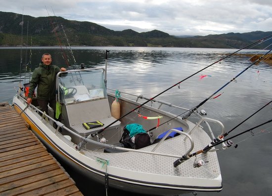 Kverno 5,75 m s echolotem-GPS a motorem 50 HP Kverno 5,75 m s echolotem-GPS a motorem 50 HP