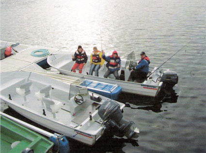 lod Hansvik, 5,5 m s echolotem-GPS-plotterem a motorem 40 HP lod Hansvik, 5,5 m s echolotem-GPS-plotterem a motorem 40 HP
