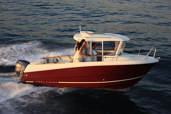 Lod Merry Fisher 6,2 m s kabinou, echolotem-GPS-plotrem a motorem 115 HP Lod Merry Fisher 6,2 m s kabinou, echolotem-GPS-plotrem a motorem 115 HP