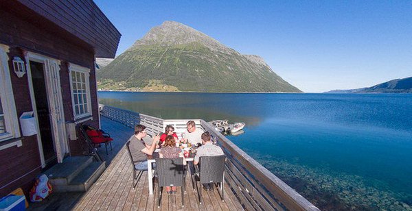 Aldersund - terasa pred apartma Aldersund - terasa pred apartma