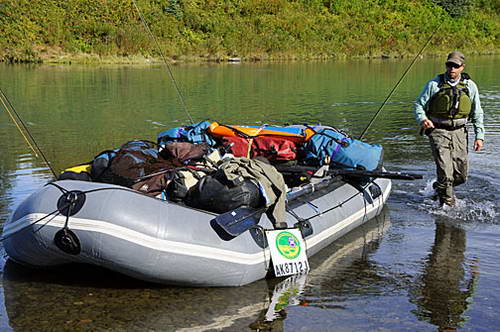 Lake Creek - raft na rece Lake Creek - raft na rece
