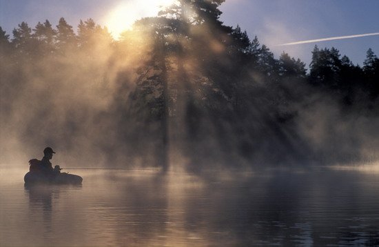 Ranní rybaření na jezeře