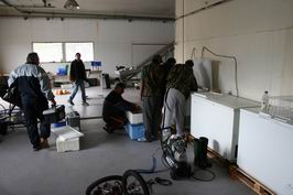 domek Honseby - mrazaky a prostor na cisteni ryb v pristavu domek Honseby - mrazaky a prostor na cisteni ryb v pristavu