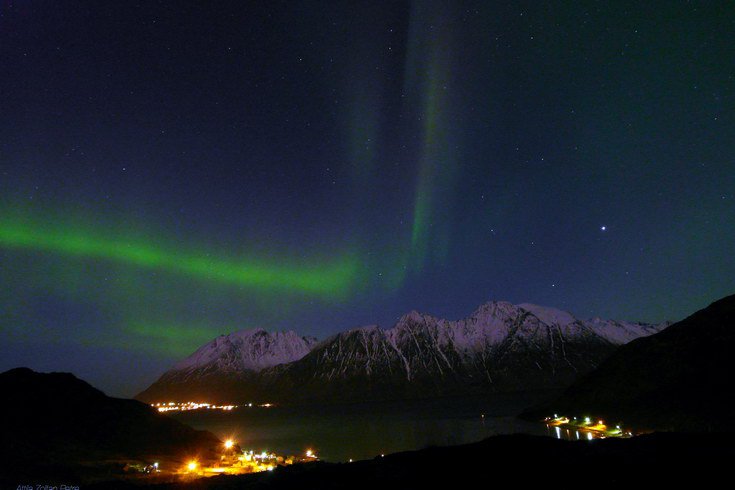 Loppa v prosinci - polarni zare nad Sor Tverrfjord