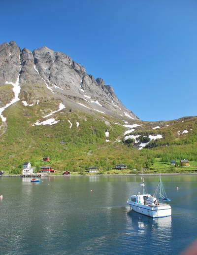Loppa - krajina v okoli Sor Tverrfjord Loppa - krajina v okoli Sor Tverrfjord