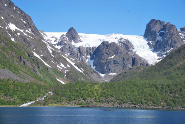 Loppa - ledovec Oksfjordjokellen - pohled od Sor Tverrfjord