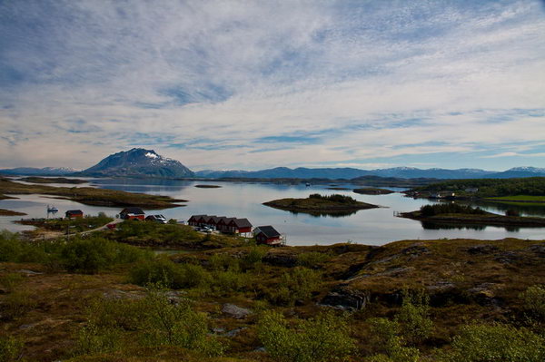 Hestoysund - krajina na pobrezi Hestoysund - krajina na pobrezi