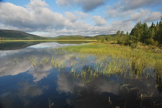 jezero Storsjo u rybarskeho kempu