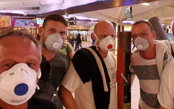 tentokrat to letadlem bez respiratoru a rousek neslo tentokrat to letadlem bez respiratoru a rousek neslo
