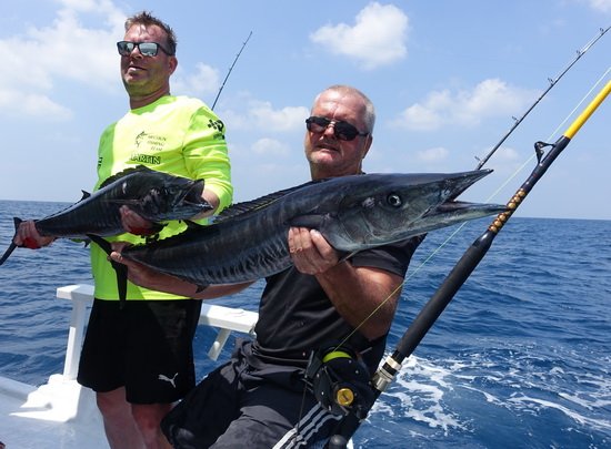 makrely Solandrovy-wahoo 119 cm a 110 cm ulovene na trolling makrely Solandrovy-wahoo 119 cm a 110 cm ulovene na trolling
