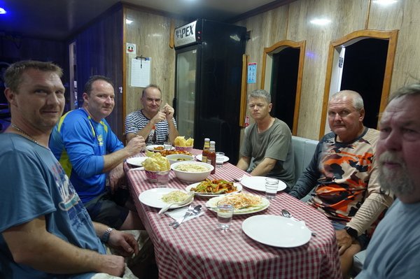 vecere na palube rybarske lode vecere na palube rybarske lode