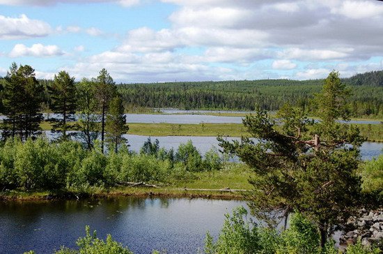 reka - rozlitina Lomavan