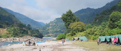 reka Saryu - posledni camp u vsi Panceswar reka Saryu - posledni camp u vsi Panceswar