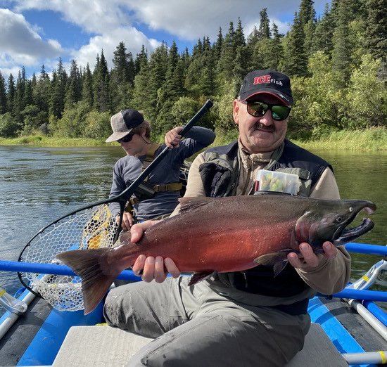 losos kisuc - coho salmon uloveny na privlac z jedouciho raftu