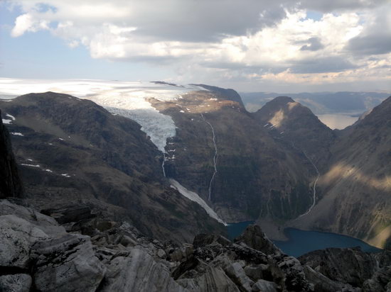 ledovec Oksfjordjokellen a pod nim Jokelfjord a Oksfjord